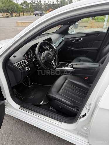 Mercedes E 220-12