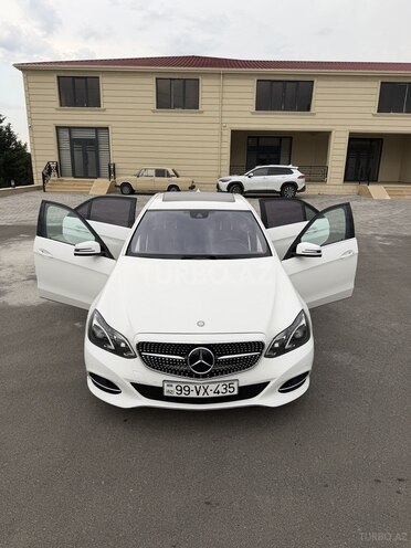 Mercedes E 220-1