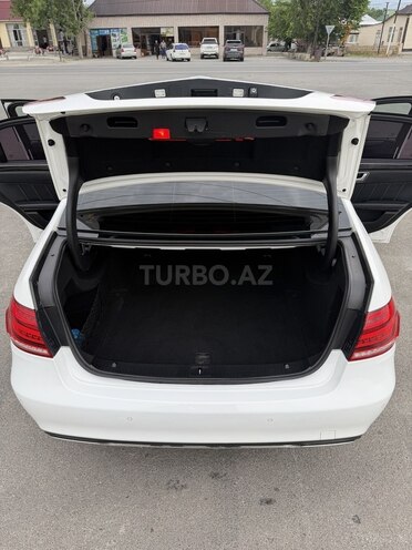 Mercedes E 220-2