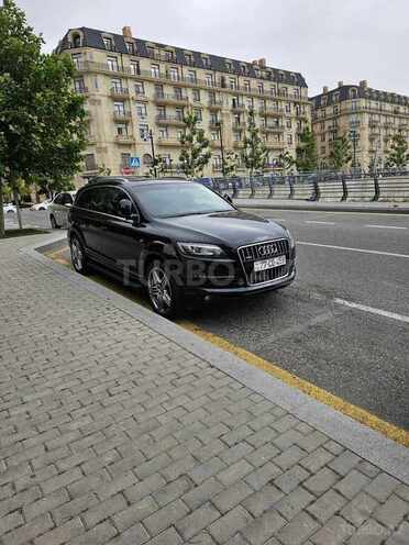 Audi Q7-9