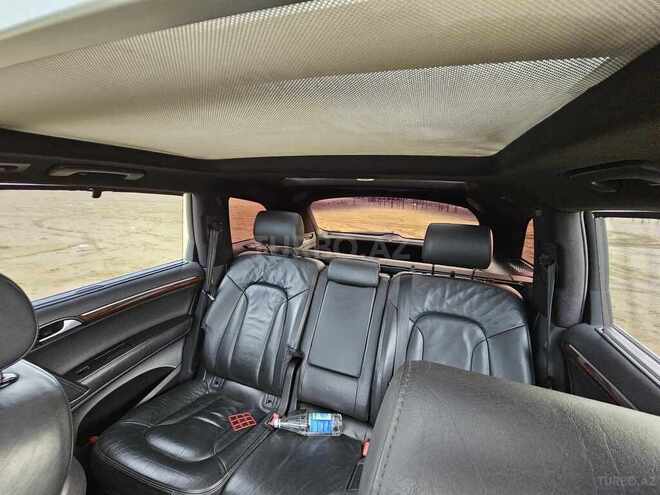 Audi Q7-11