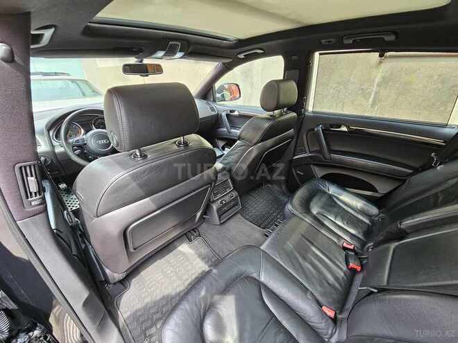 Audi Q7-12
