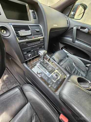 Audi Q7-14