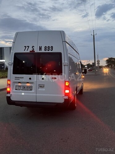 Ford Transit-11