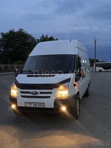 Ford Transit-4