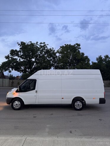 Ford Transit-8