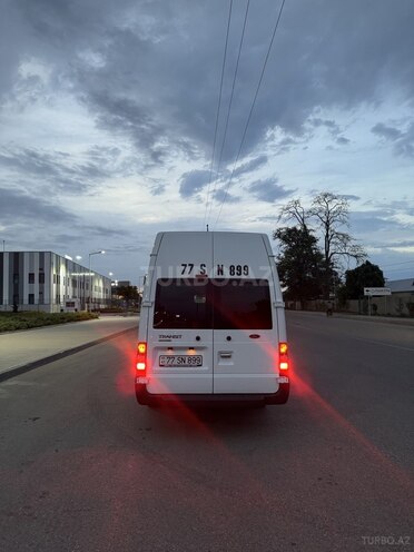 Ford Transit-9