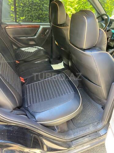 Jeep Grand Cherokee-14