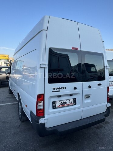Ford Transit-14
