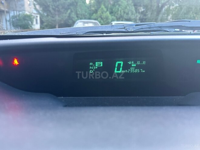 Toyota Prius-7