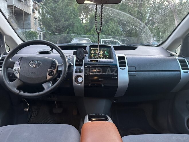 Toyota Prius-11