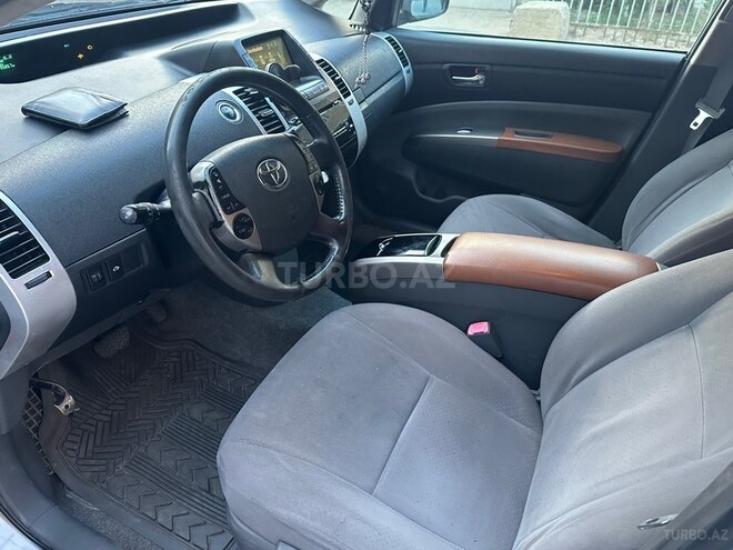 Toyota Prius-4