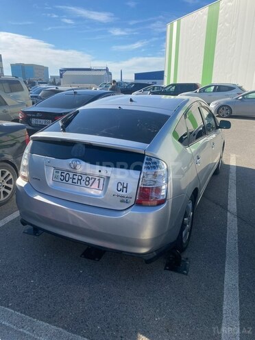 Toyota Prius-12