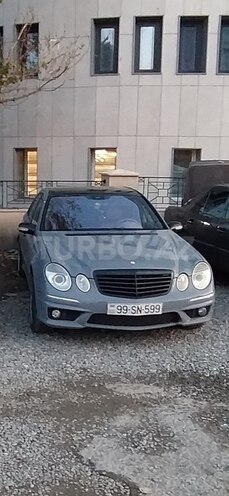 Mercedes E 270-1