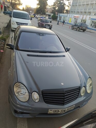 Mercedes E 270-6