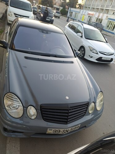 Mercedes E 270-7
