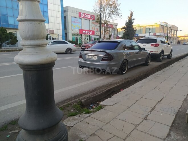 Mercedes E 270-12