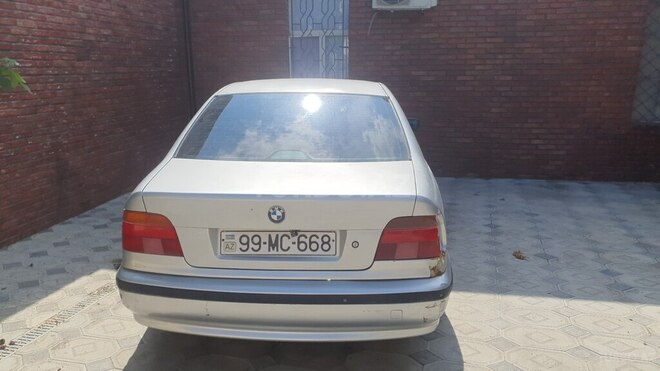 BMW 523-2