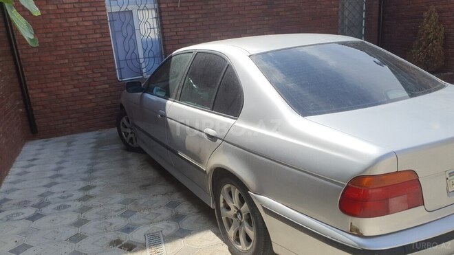 BMW 523-5