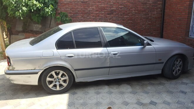 BMW 523-4