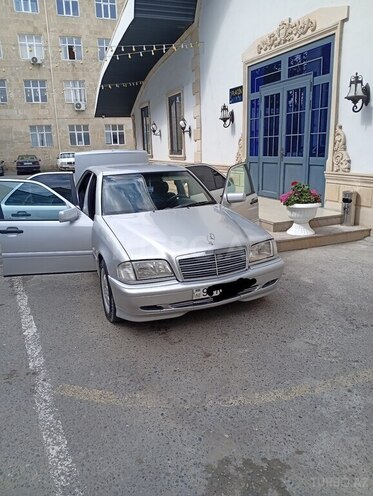 Mercedes C 180-3