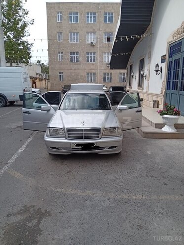 Mercedes C 180-4