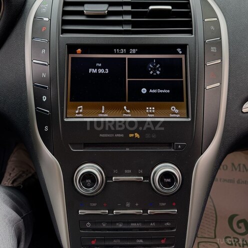 Lincoln MKC-9