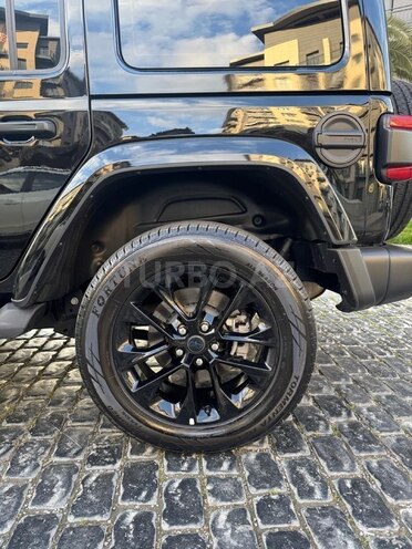 Jeep Wrangler-11