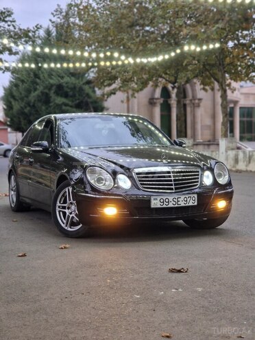 Mercedes E 220-1