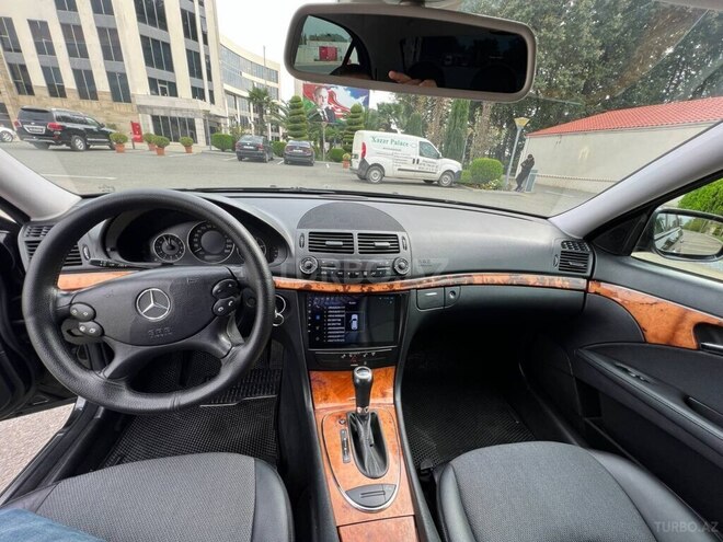Mercedes E 220-12