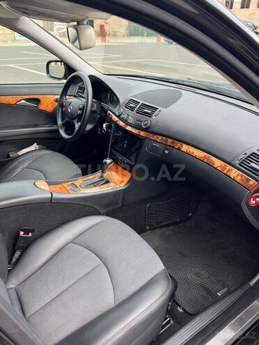 Mercedes E 220-13