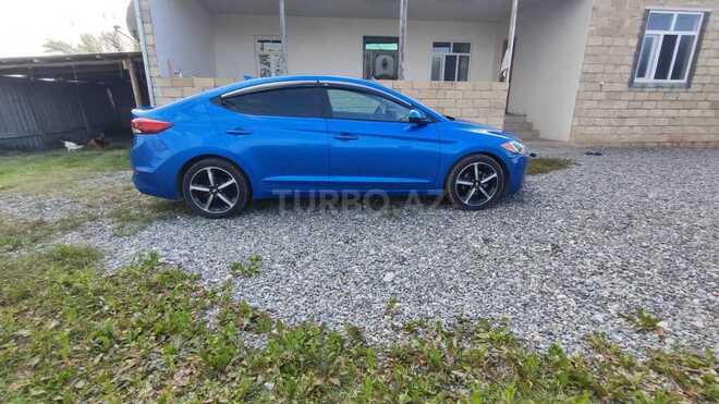 Hyundai Elantra-4