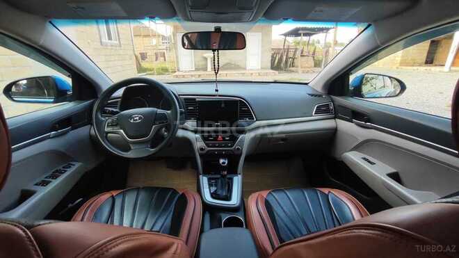 Hyundai Elantra-3