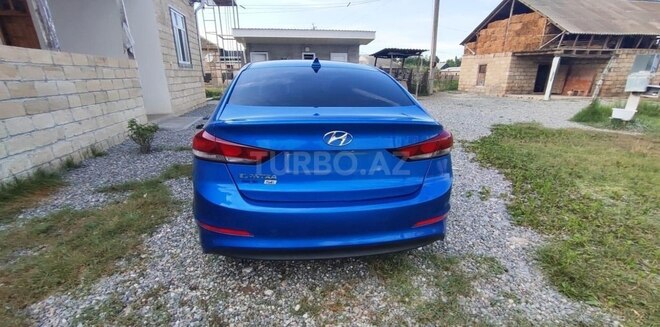 Hyundai Elantra-6