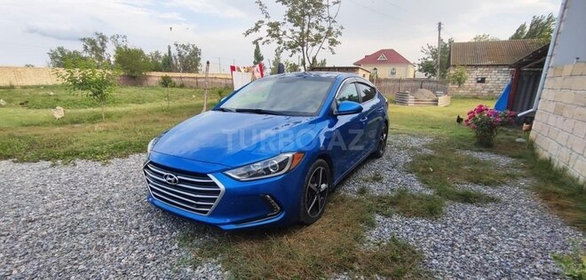Hyundai Elantra-9