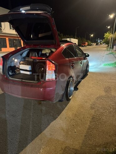 Toyota Prius-12