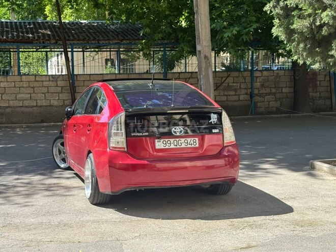 Toyota Prius-7