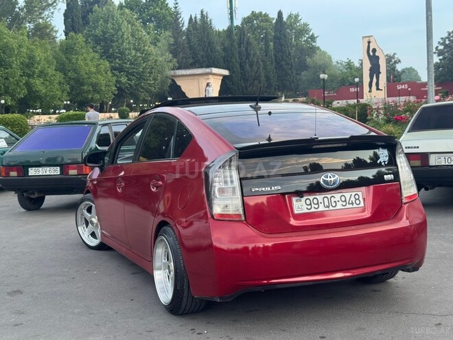 Toyota Prius-5
