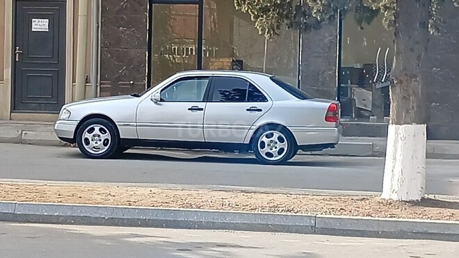 Mercedes C 180-4