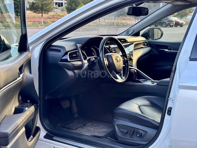 Toyota Camry-16