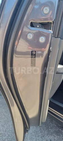 Toyota Prius-5
