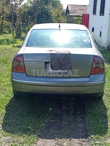 Volkswagen Passat-2