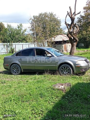Volkswagen Passat-5
