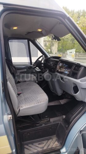 Ford Transit-6