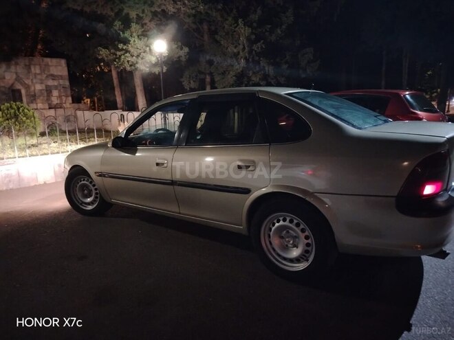 Opel Vectra-6