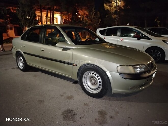 Opel Vectra-14