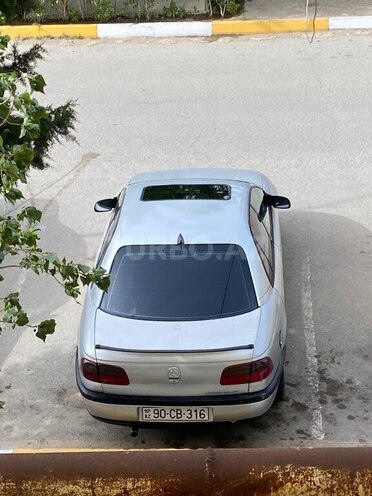 Opel Omega-2