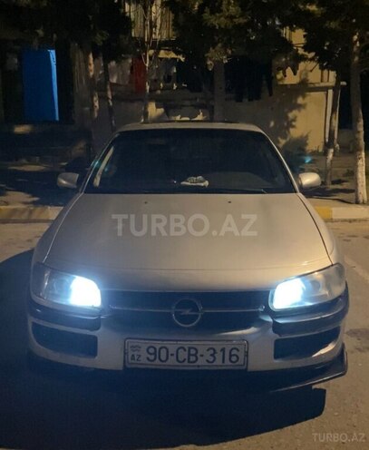 Opel Omega-1