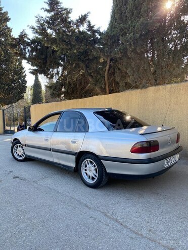 Opel Omega-4