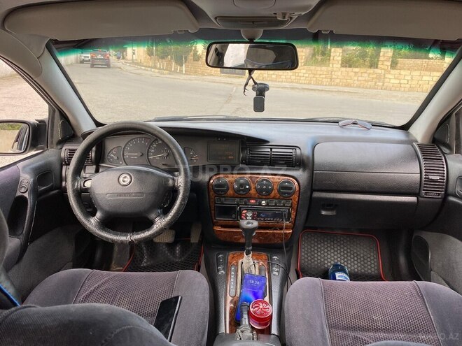 Opel Omega-5